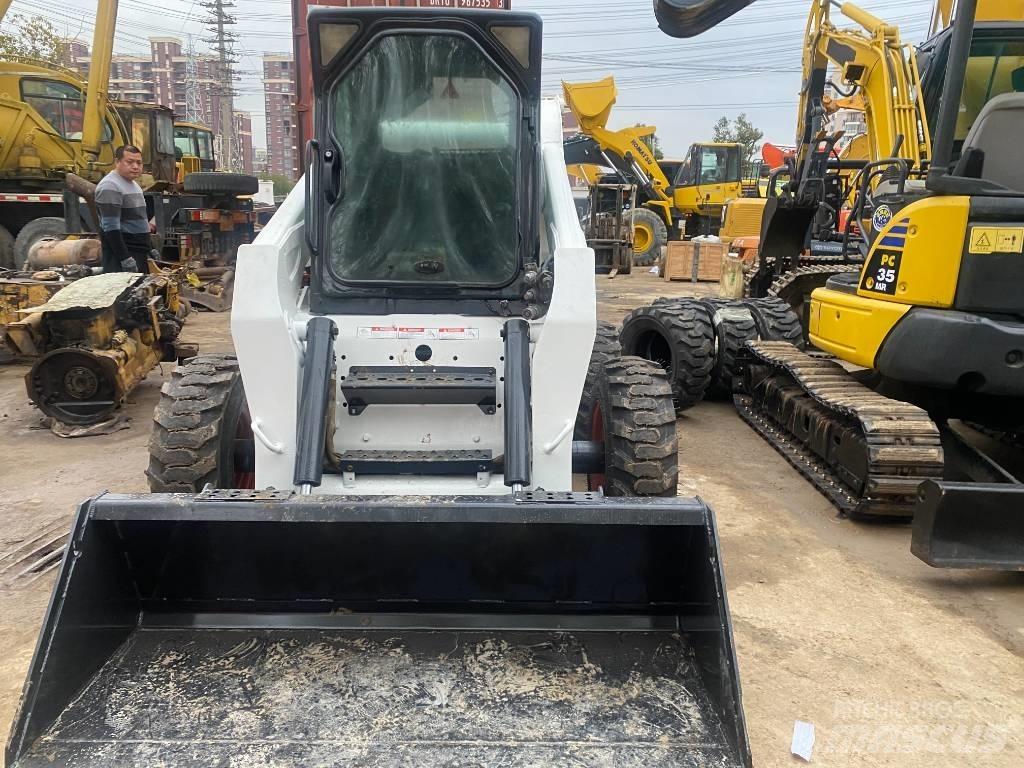 Bobcat S 300 滑移装载机