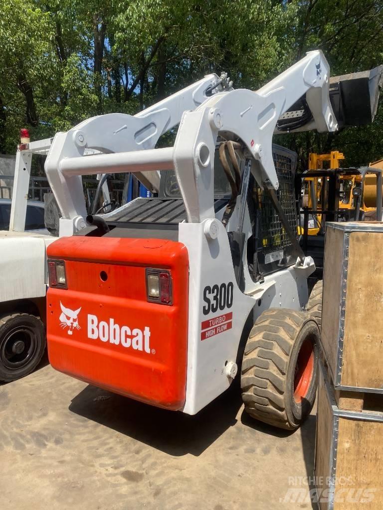 Bobcat S 300 滑移装载机