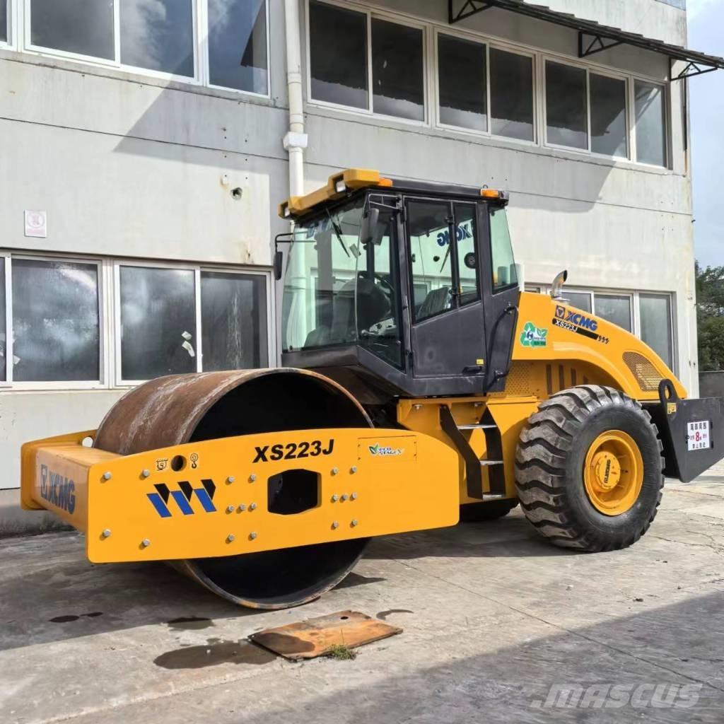 XCMG XS 223 J 单轮压路机