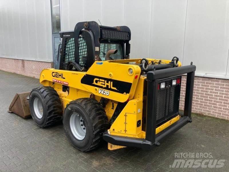 Gehl V420 滑移装载机
