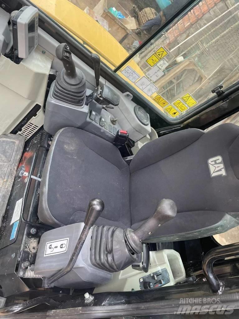 CAT 303.5 E CR 小型挖掘机