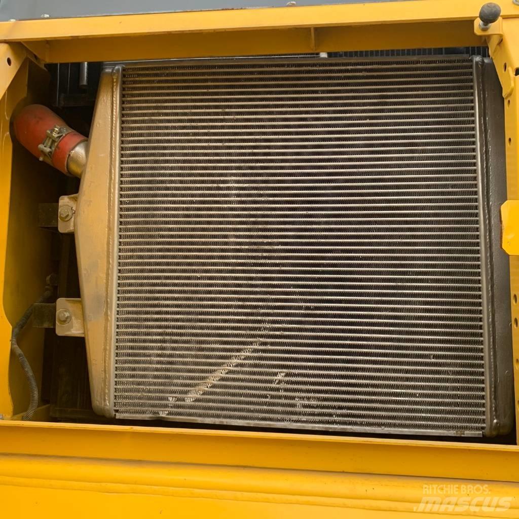 Komatsu PC450-8 履带挖掘机