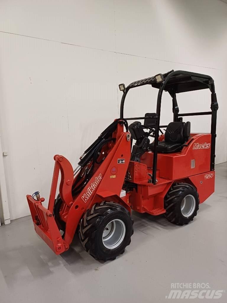 Macks 227 小型装载机