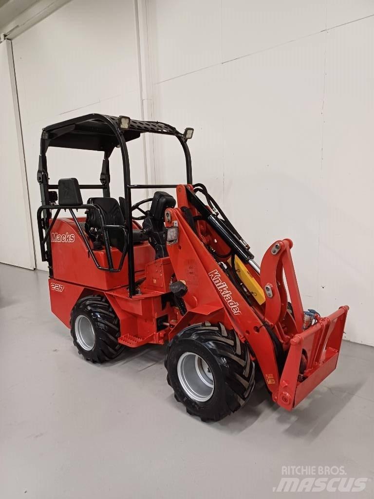 Macks 227 小型装载机