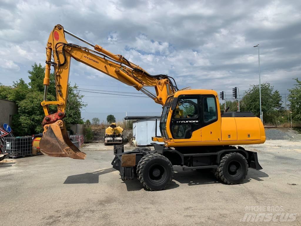 Hyundai ROBEX 170W-3 轮式挖掘机