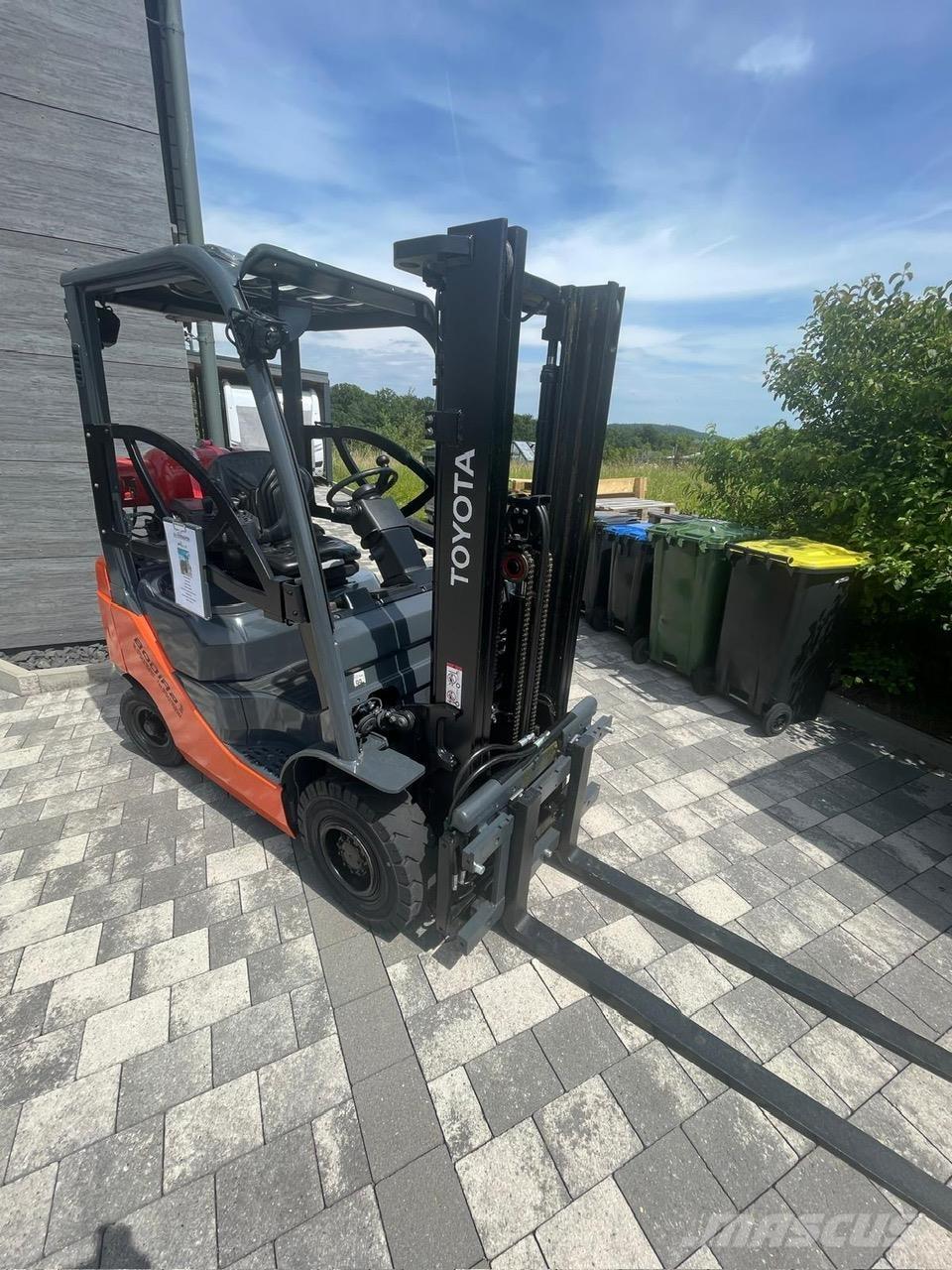 Toyota 02-8FGF18 天然气叉车