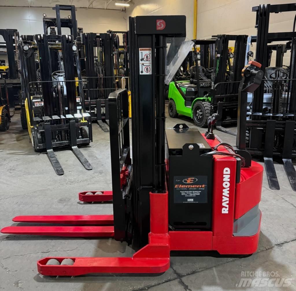 Raymond DSX040 行走式堆垛机