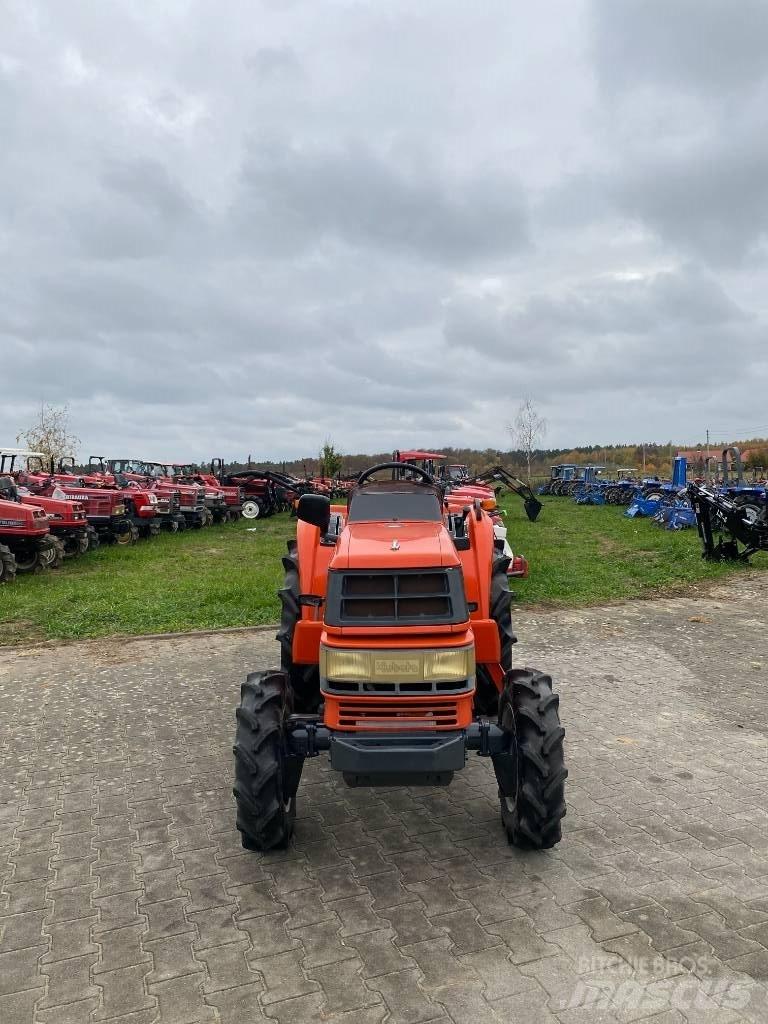 Kubota GT3 小型拖拉机