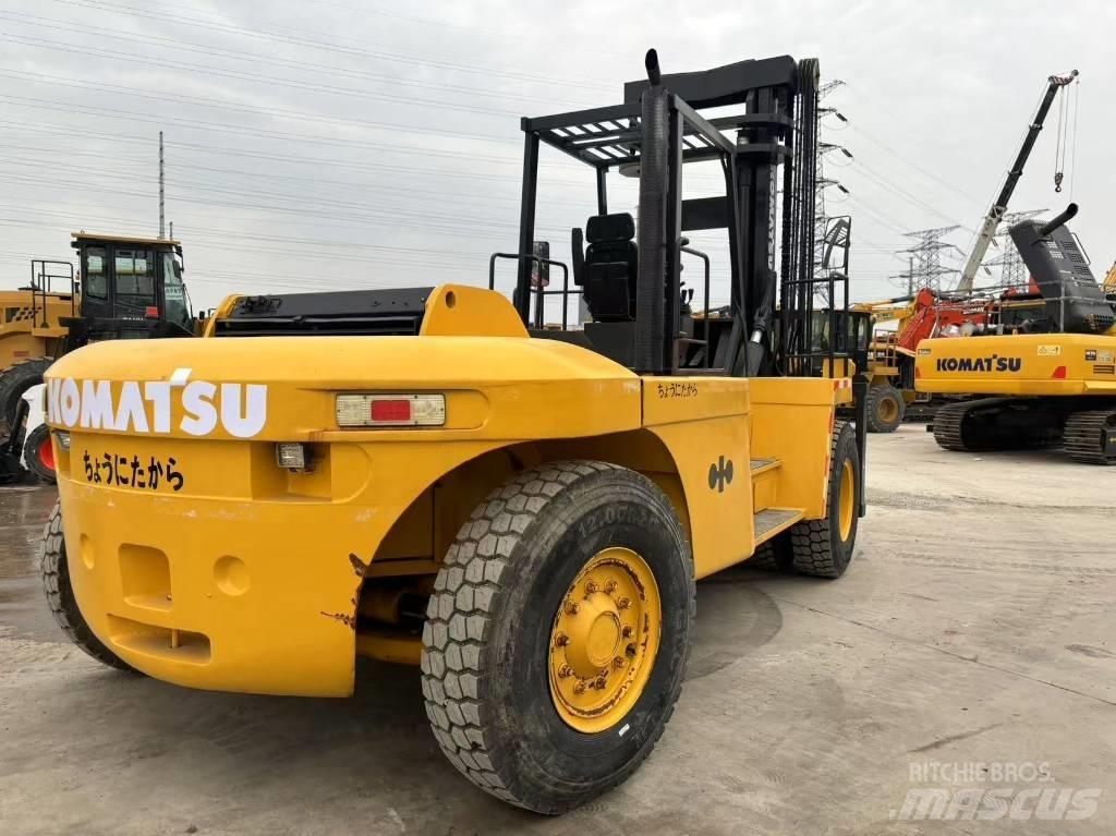 Komatsu FD200 伸缩臂叉装车|叉装车