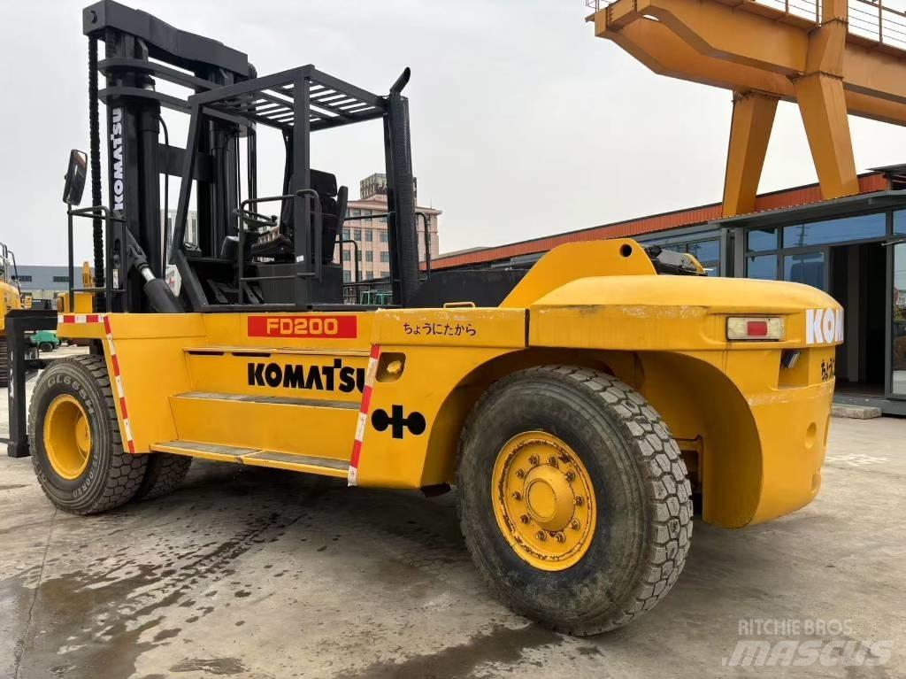 Komatsu FD200 伸缩臂叉装车|叉装车