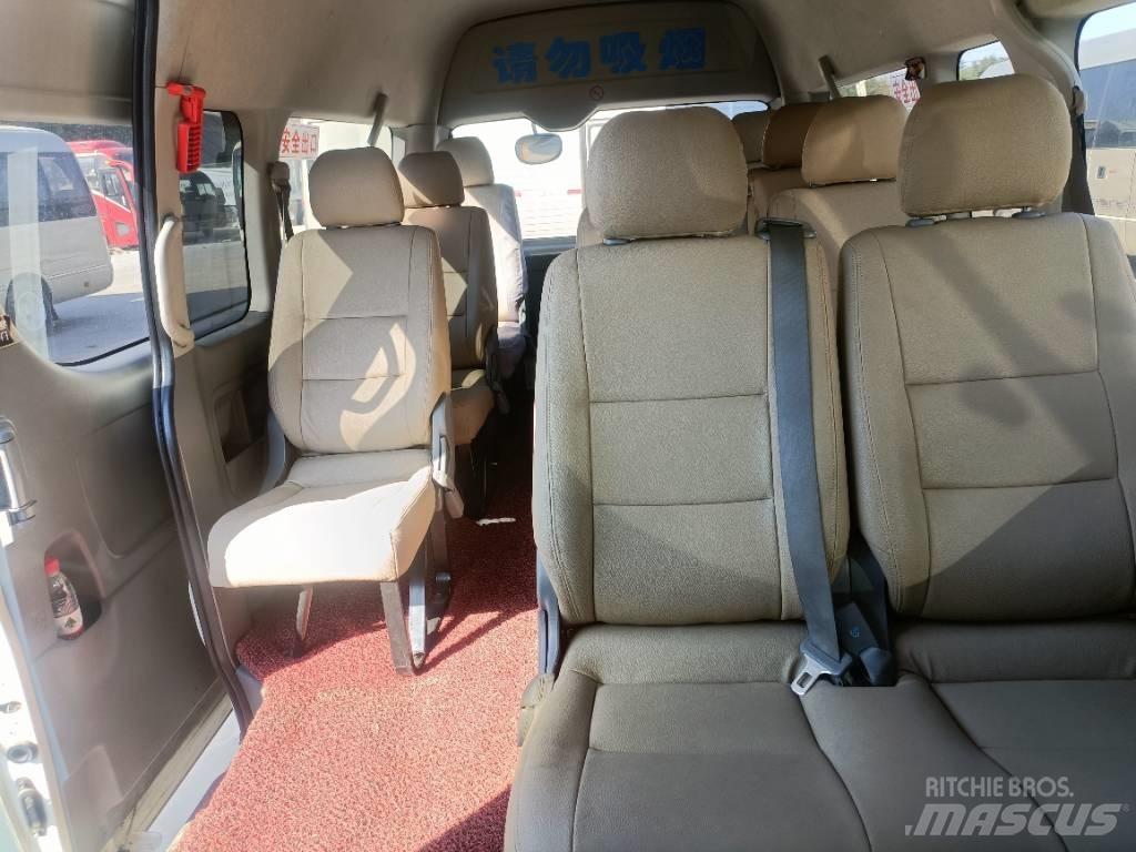 Toyota Hiace 公路客运汽车