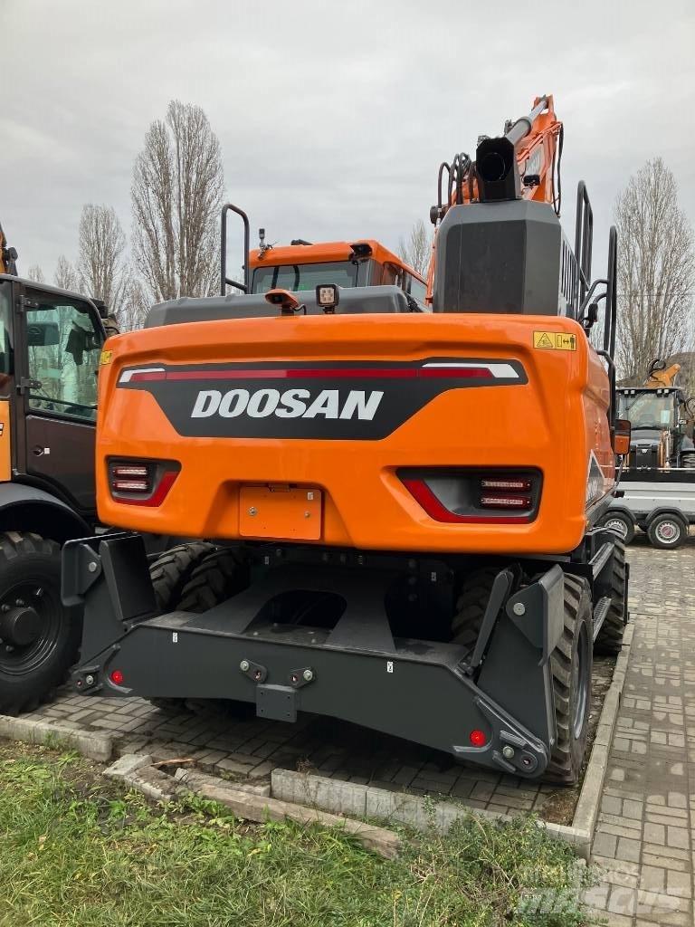 Doosan DX 170 W-7 轮式挖掘机