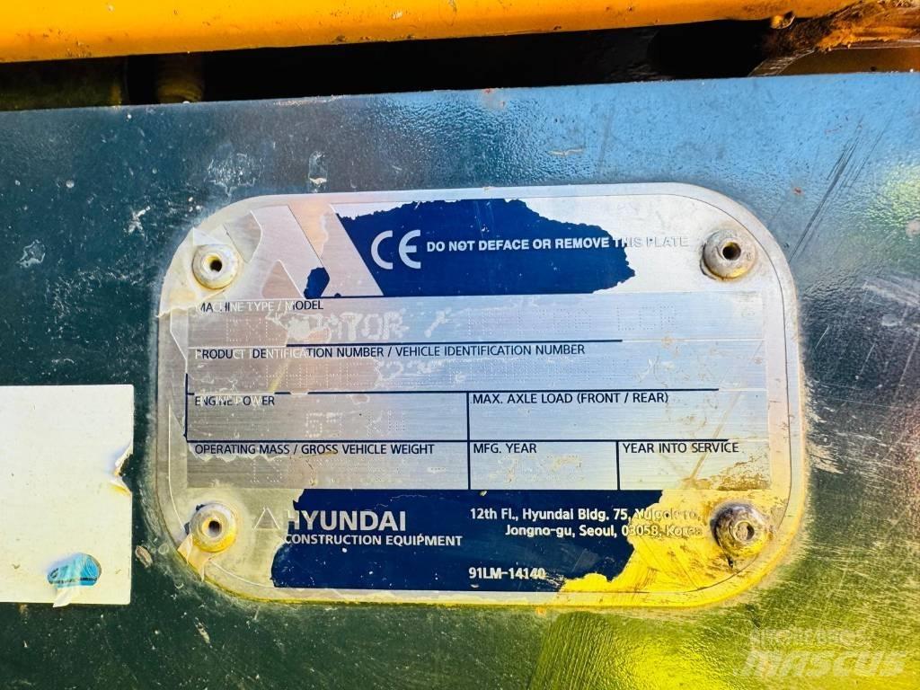Hyundai HX130A LCR 履带挖掘机