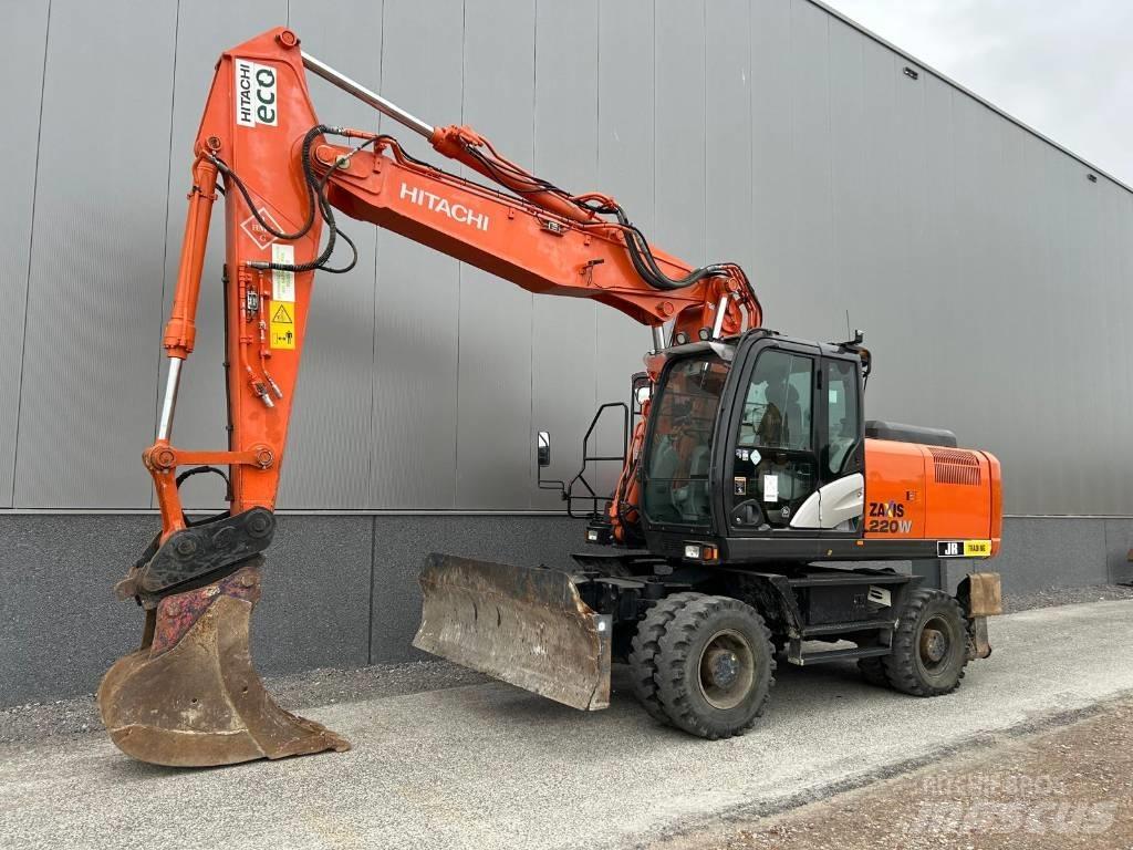 Hitachi ZX220W-5B 轮式挖掘机