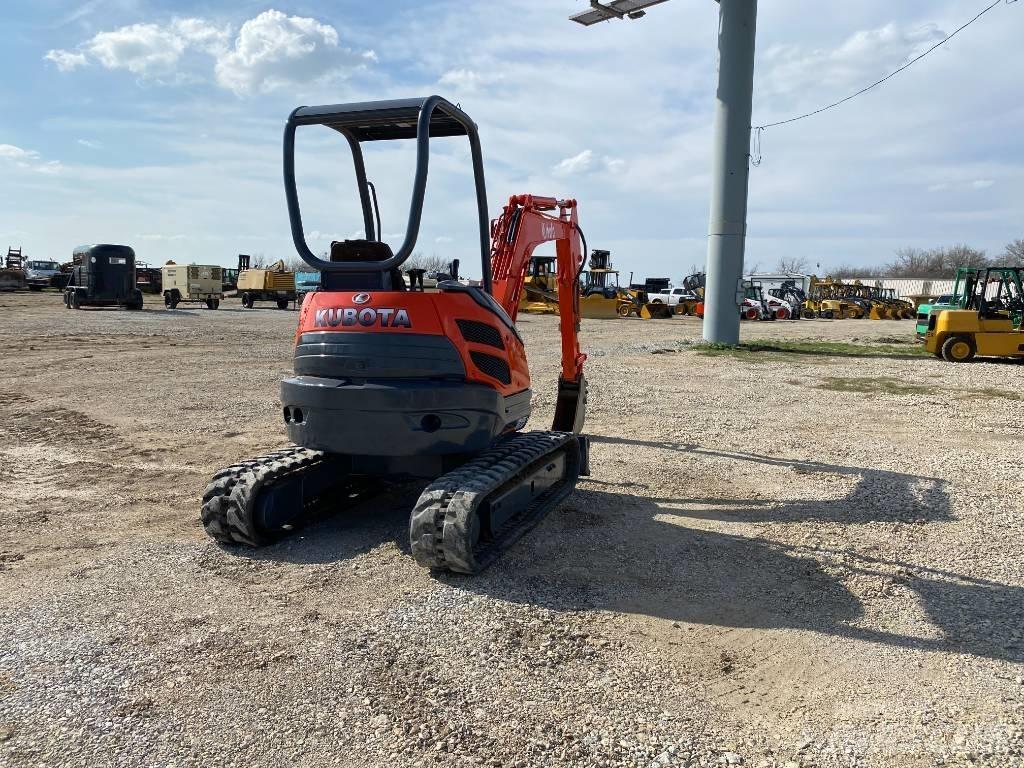Kubota U 25 小型挖掘机