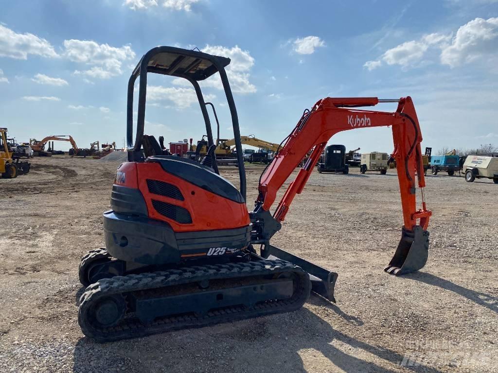 Kubota U 25 小型挖掘机