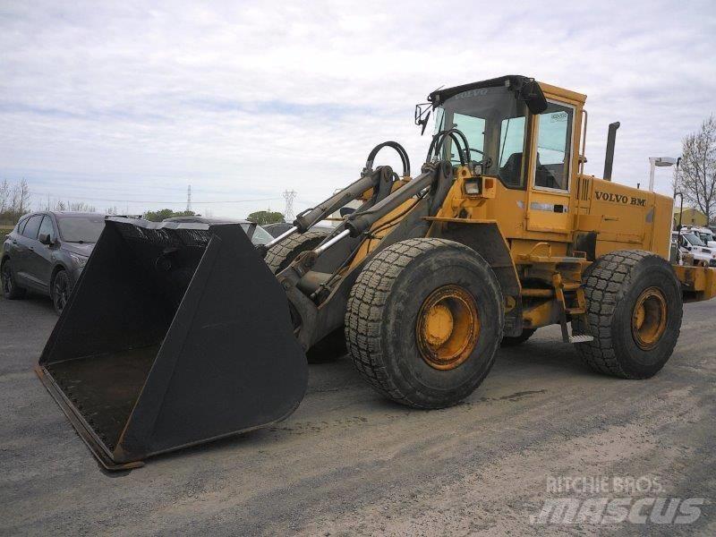 Volvo BM L120B 轮式装载机
