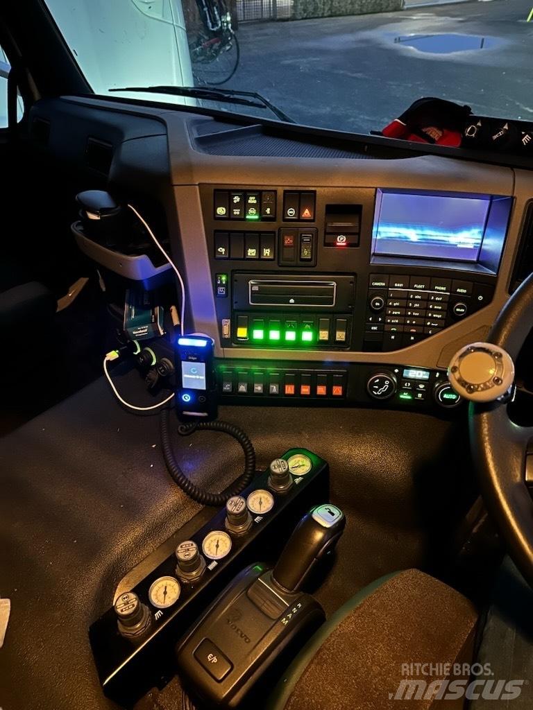 Volvo FM 500 道路清扫车