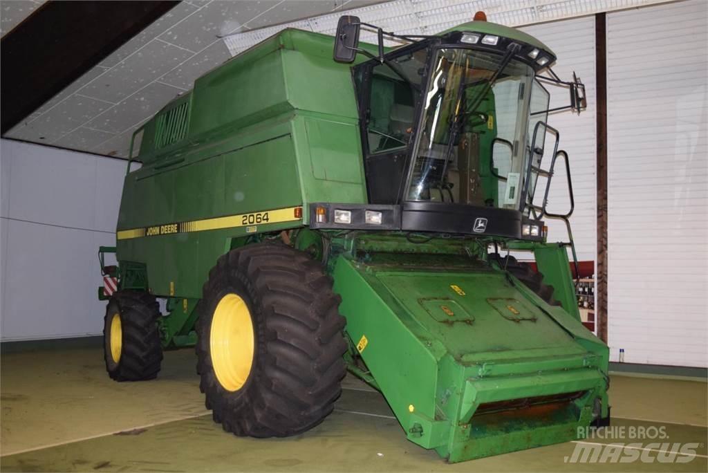 John Deere 2064 联合收割机