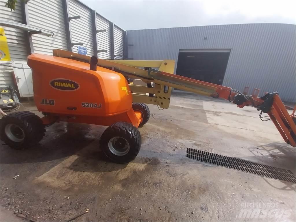 JLG 520AJ 曲臂高空工作平台