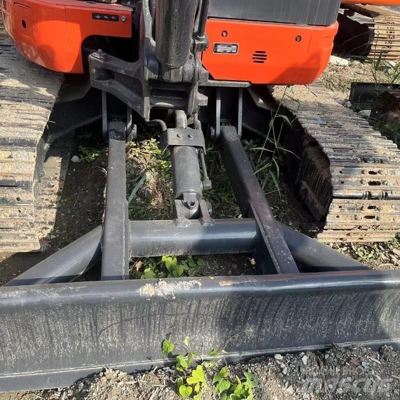 Kubota U 40 小型挖掘机