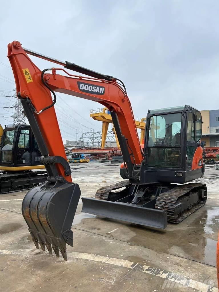 Doosan DX60-9 小型挖掘机