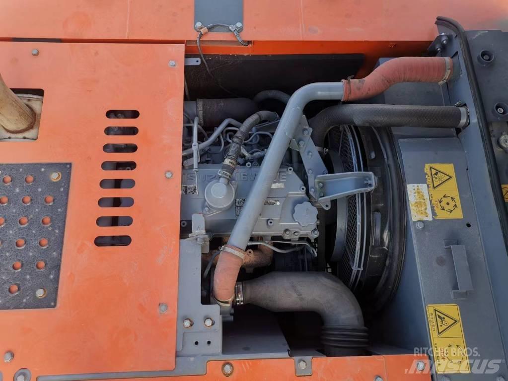 Hitachi ZX 240 履带挖掘机