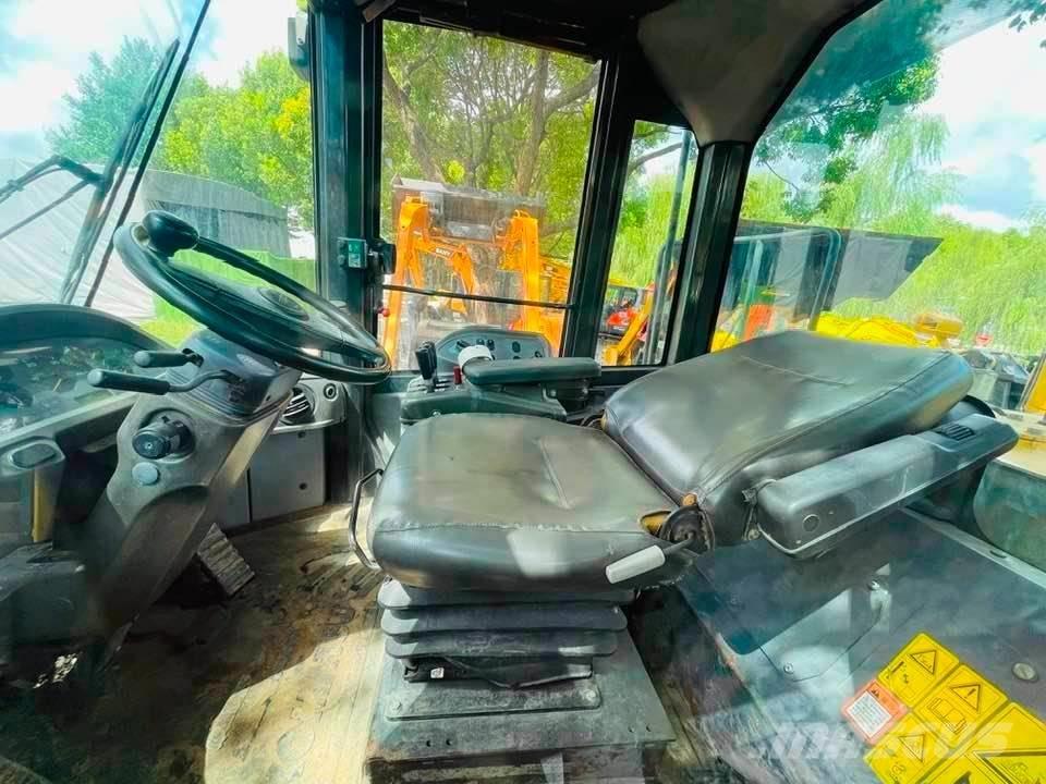 Komatsu WA380-6 轮式装载机