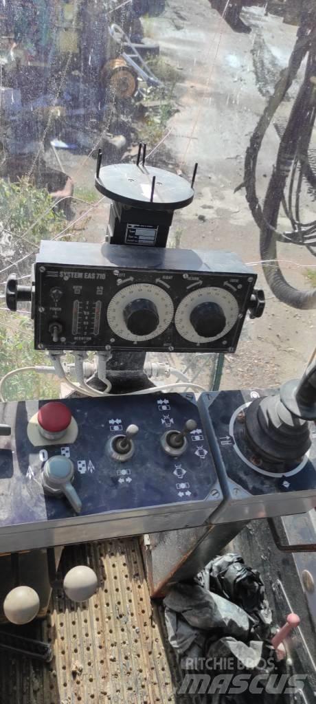 Atlas Copco ROC 812 钻孔机