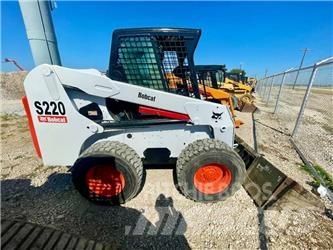 Bobcat S 220 滑移装载机