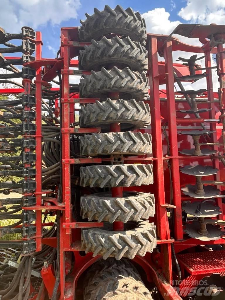 Horsch Pronto 8 DC 条播机