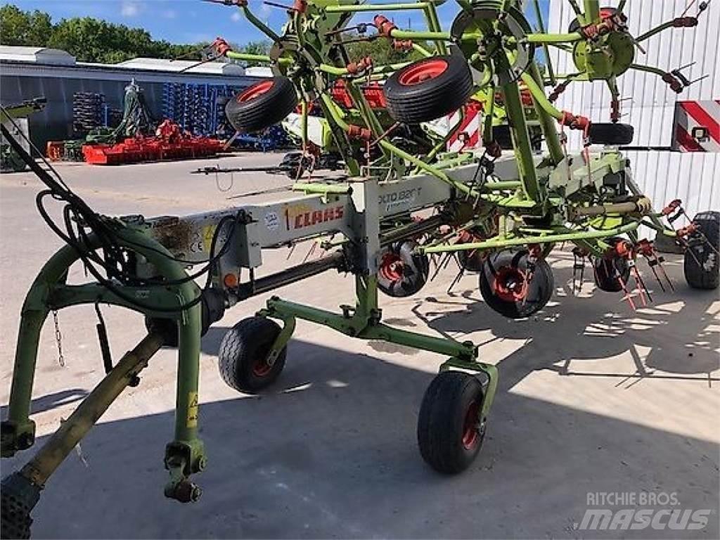 CLAAS Volto 1320 T 犁耙和摊草机