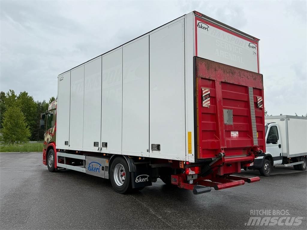 Scania P320 厢式货车
