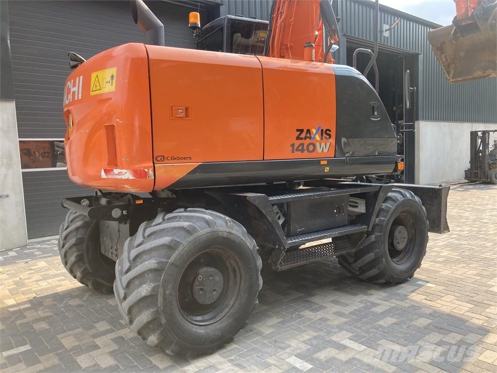 Hitachi ZX 140 W-5 轮式挖掘机