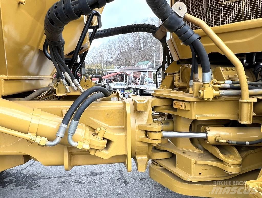 CAT 740 铰接式自卸车