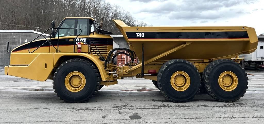 CAT 740 铰接式自卸车