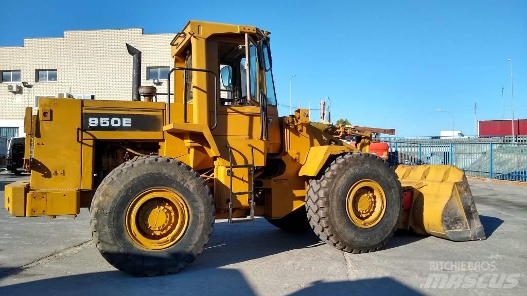 CAT 950E 轮式装载机