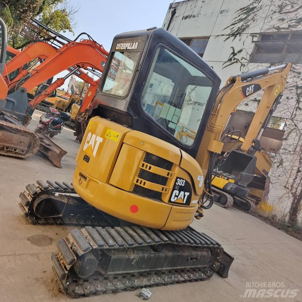 CAT 303 CR 小型挖掘机