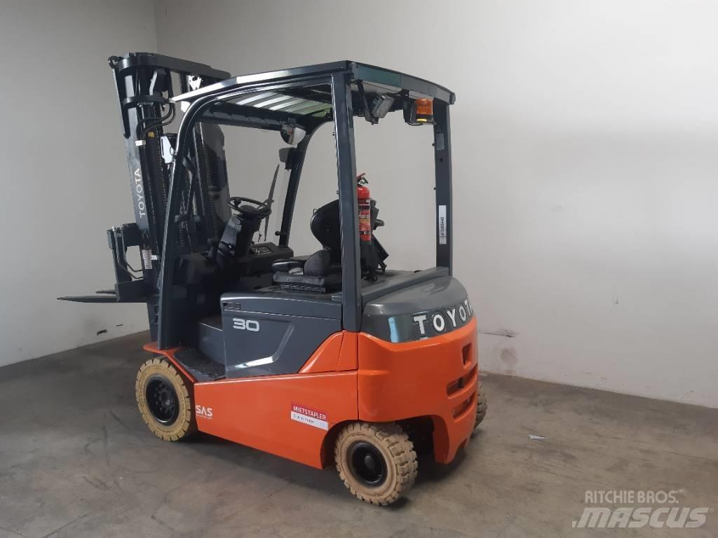 Toyota 8 FB MKT 30 电动叉车