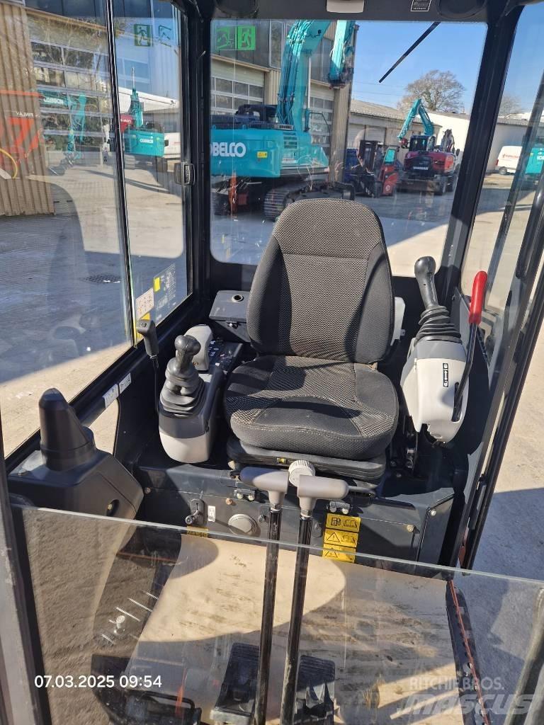 Hitachi ZX 19-6 小型挖掘机