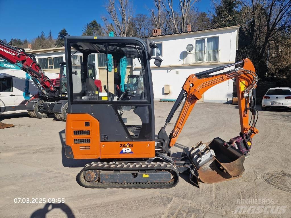 Hitachi ZX 19-6 小型挖掘机