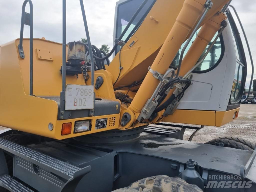 Liebherr A 900 C 轮式挖掘机