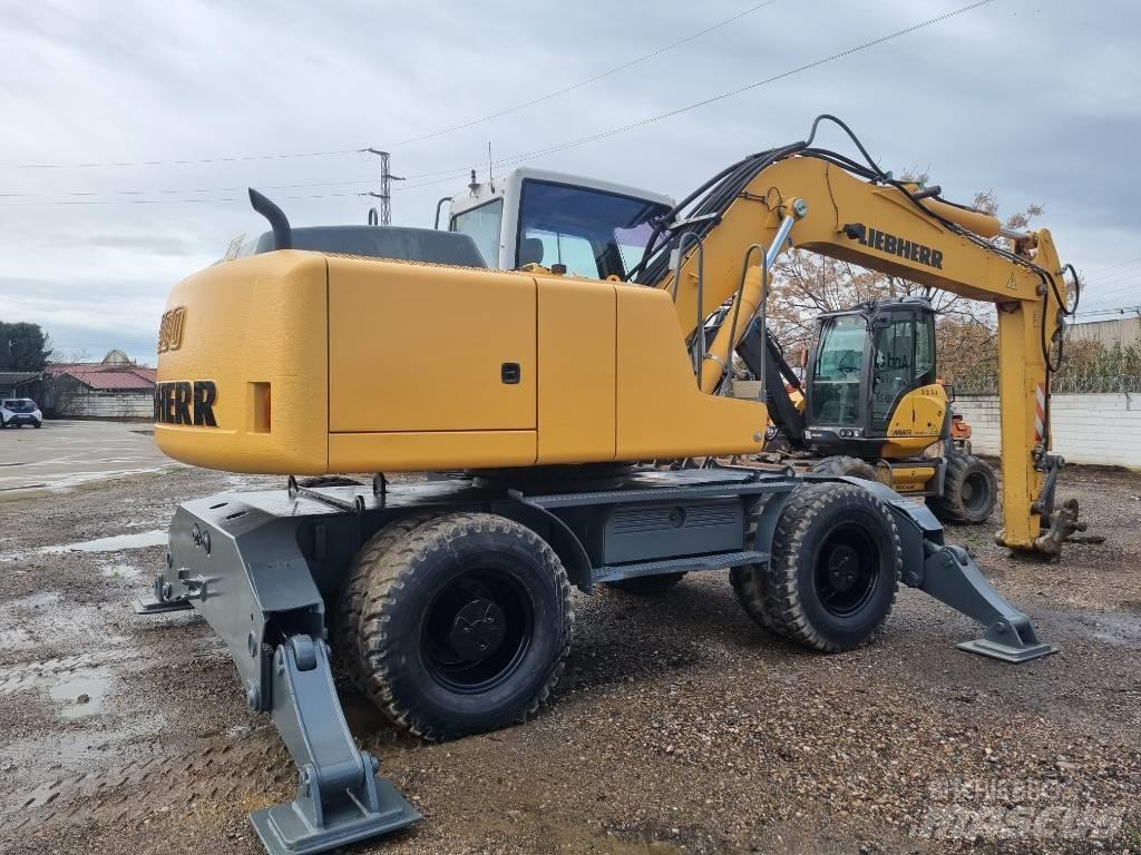 Liebherr A 900 C 轮式挖掘机