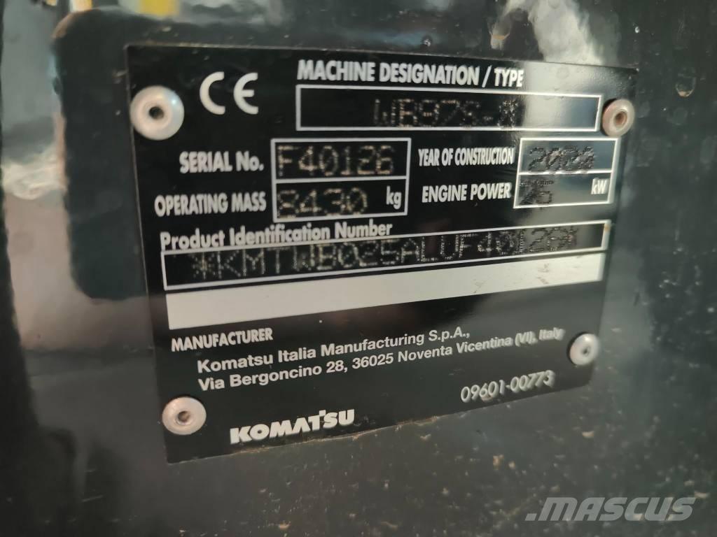 Komatsu WB 97 S-8 反铲装载机