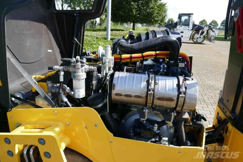 Bomag BW 120 AD-5 小型沥青摊铺机