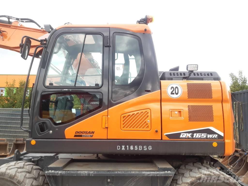 Doosan DX165 WR-7 轮式挖掘机