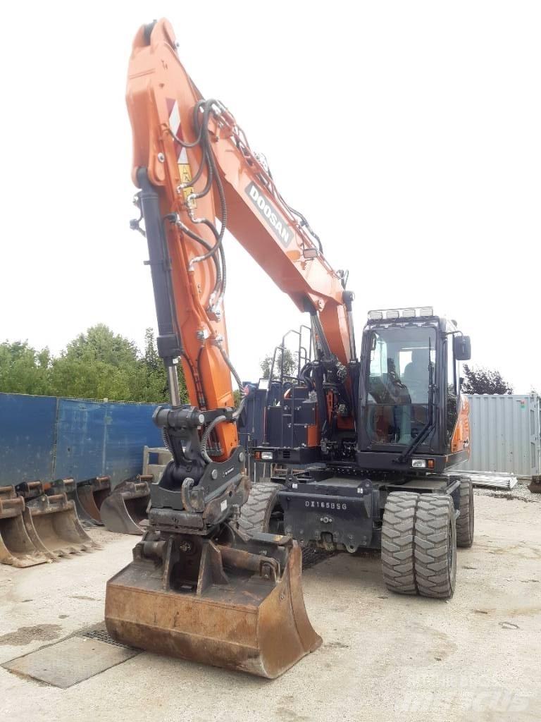 Doosan DX165 WR-7 轮式挖掘机