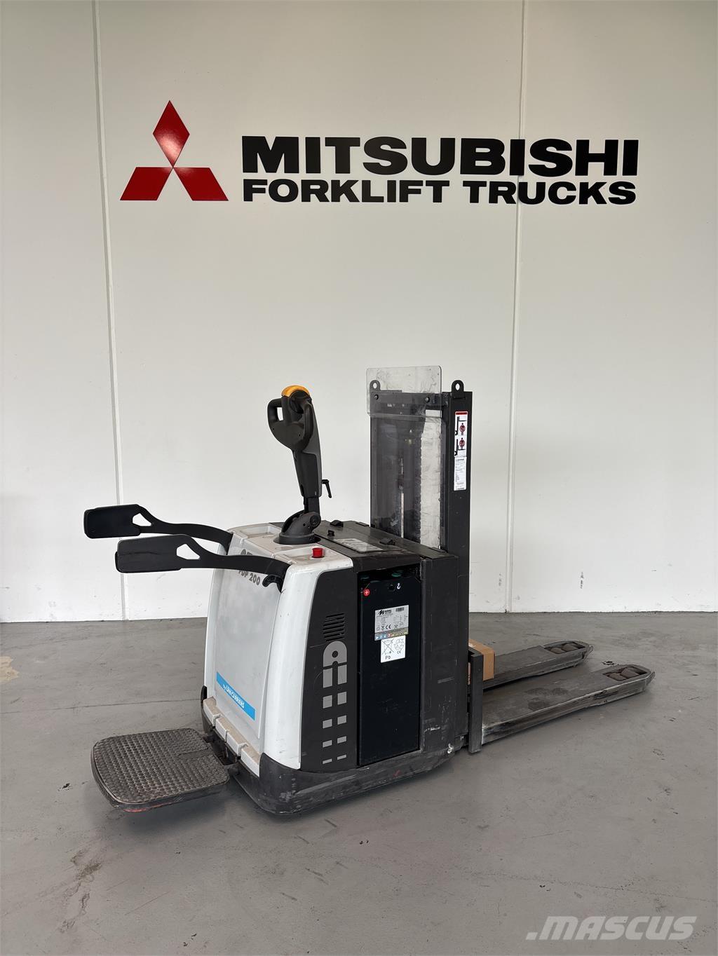 Atlet PDP200 行走式堆垛机