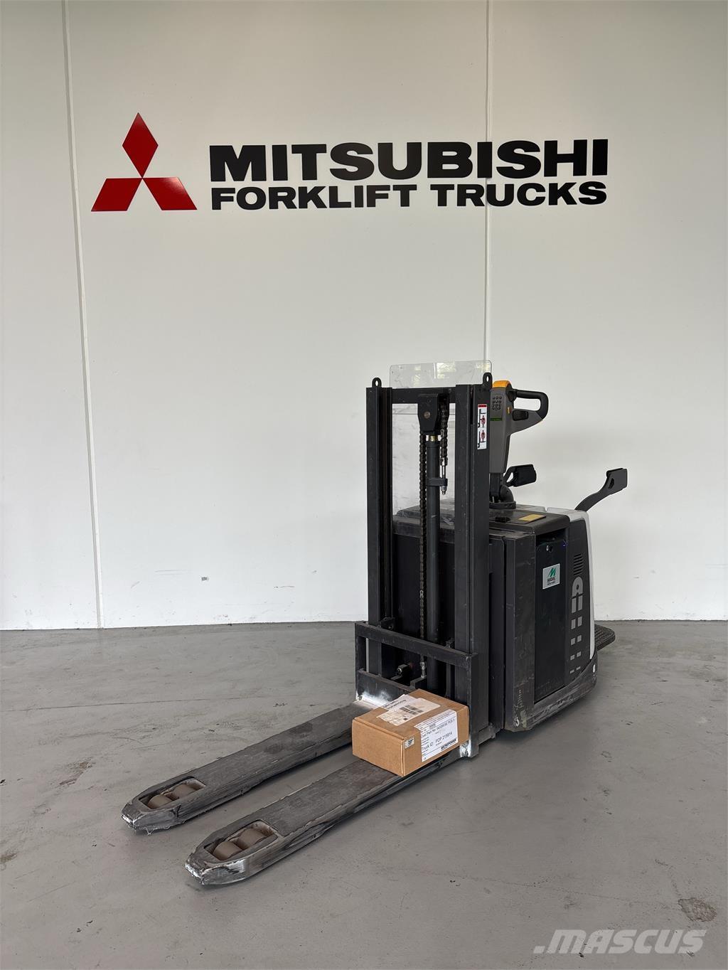 Atlet PDP200 行走式堆垛机