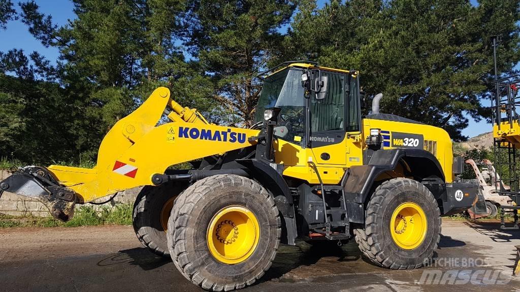 Komatsu WA320-8E0 轮式装载机